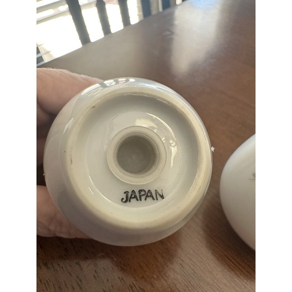 VTG Style House Salt & Pepper Shakers Fine China "Rosette" 3 1/2" Made In Japan - Picture 3 of 6